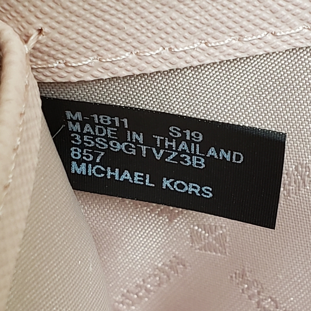 ⚠️LAST 1⚠Michael Kors Jet Set Center Stripe Wallet - Picture 4 of 5